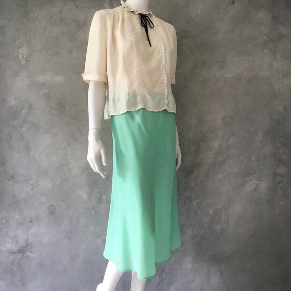1930s silk blouse/ 1930s lace trimmed blouse/vint… - image 2