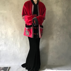 Vintage velvet coat/velvet evening coat/vintage opera coat/scarlet velvet coat/1920s style coat/ embroidered vintage coat/statement coat