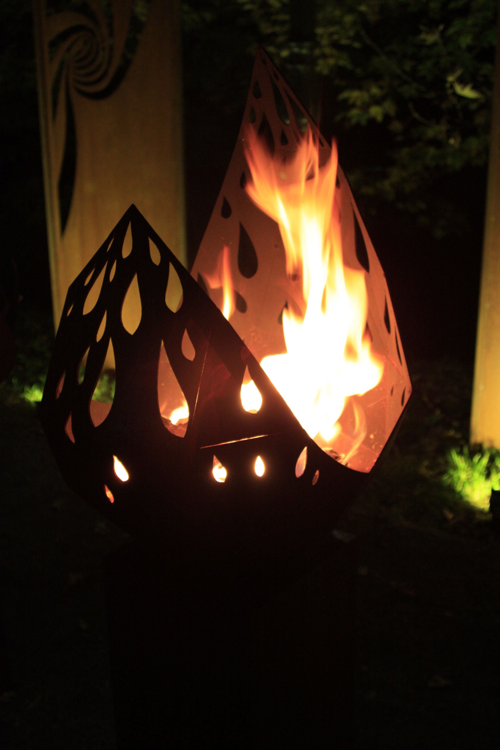 Feuerstelle Tropfen & eckiger Sockel Stahl Rost | Etsy