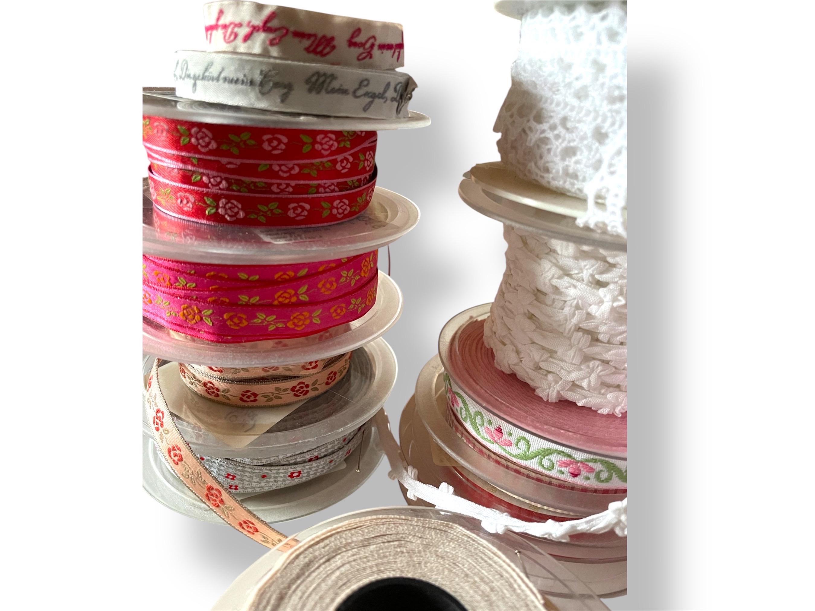 white lace border