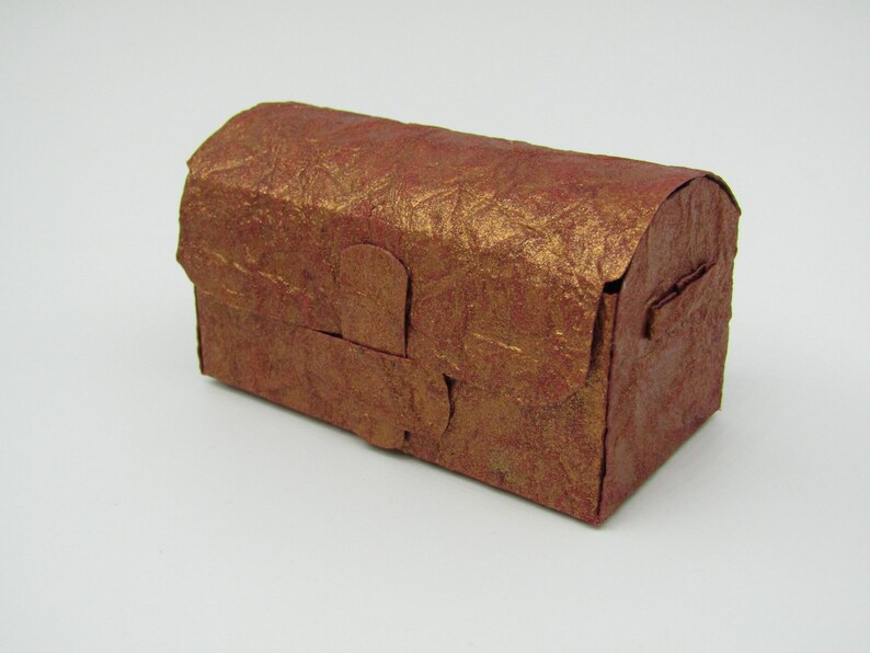 Geschenkverpackung Schatztruhe in Lederoptik, ideal für Geldgeschenke und andere Kleinigkeiten metallic-rot