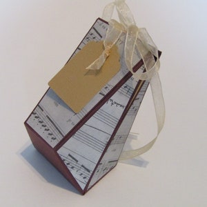 Present box tadaa the extravagant way to congratulate or present a piece of jewelry "Music-box"