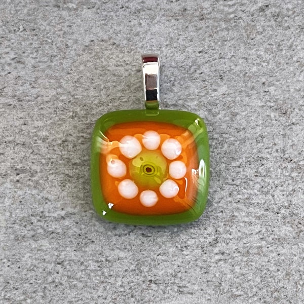 A Fused Glass Daisy Pendant