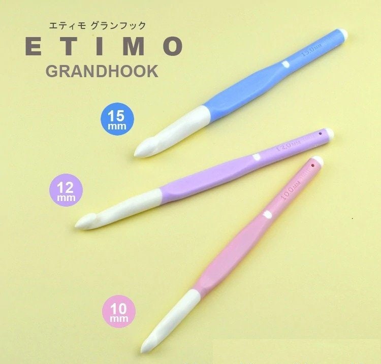 Tulip ETIMO Crochet Hooks With Cushion Grip in Gray and Gold 