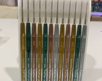 Tulip Etimo Rose & Blue Lace Ergonomic Cushion Grip Crochet Hook 0.50mm ...