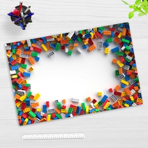 Schreibtischunterlage abwaschbar – Legoteile – aus premium Vinyl - Hergestellt in Deutschland – in 60x40, 70x50, 80x40 cm