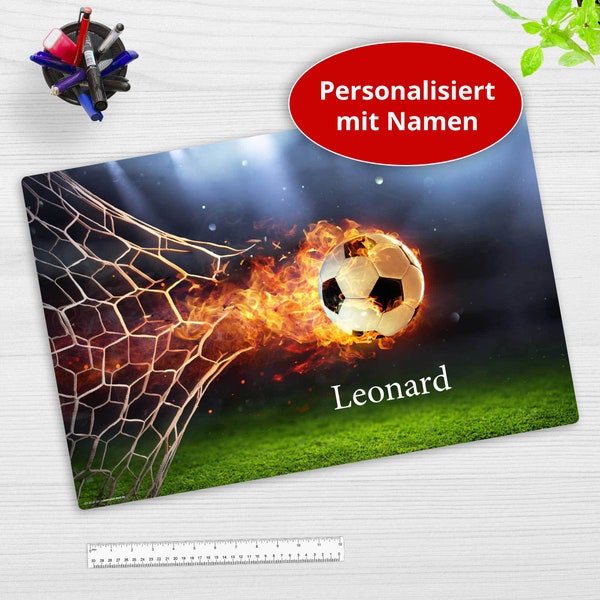 Schreibtischunterlage – Fußball in Flammen mit Wunschname – 60 x 40 cm – Schreibunterlage Kinder aus Premium Vinyl – Made in Germany