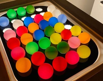 Inserto sensoriale per tavolo FLISAT, design a ping pong in acrilico