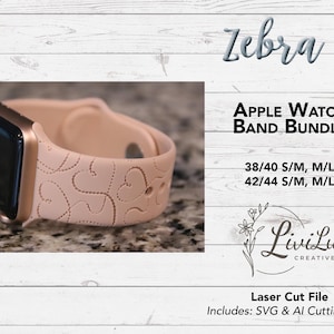 A rose gold Apple Watch band with a heart pattern is shown on a light gray wooden background, with text overlaying the image.