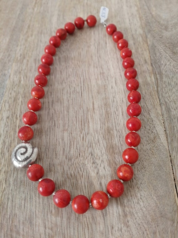 sponge coral necklace