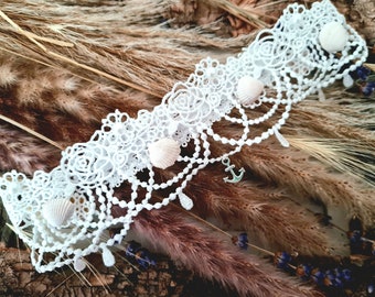 Garter Lace Shell Anchor