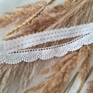 Bridal garter Emma, bridal jewelry, gift for bride