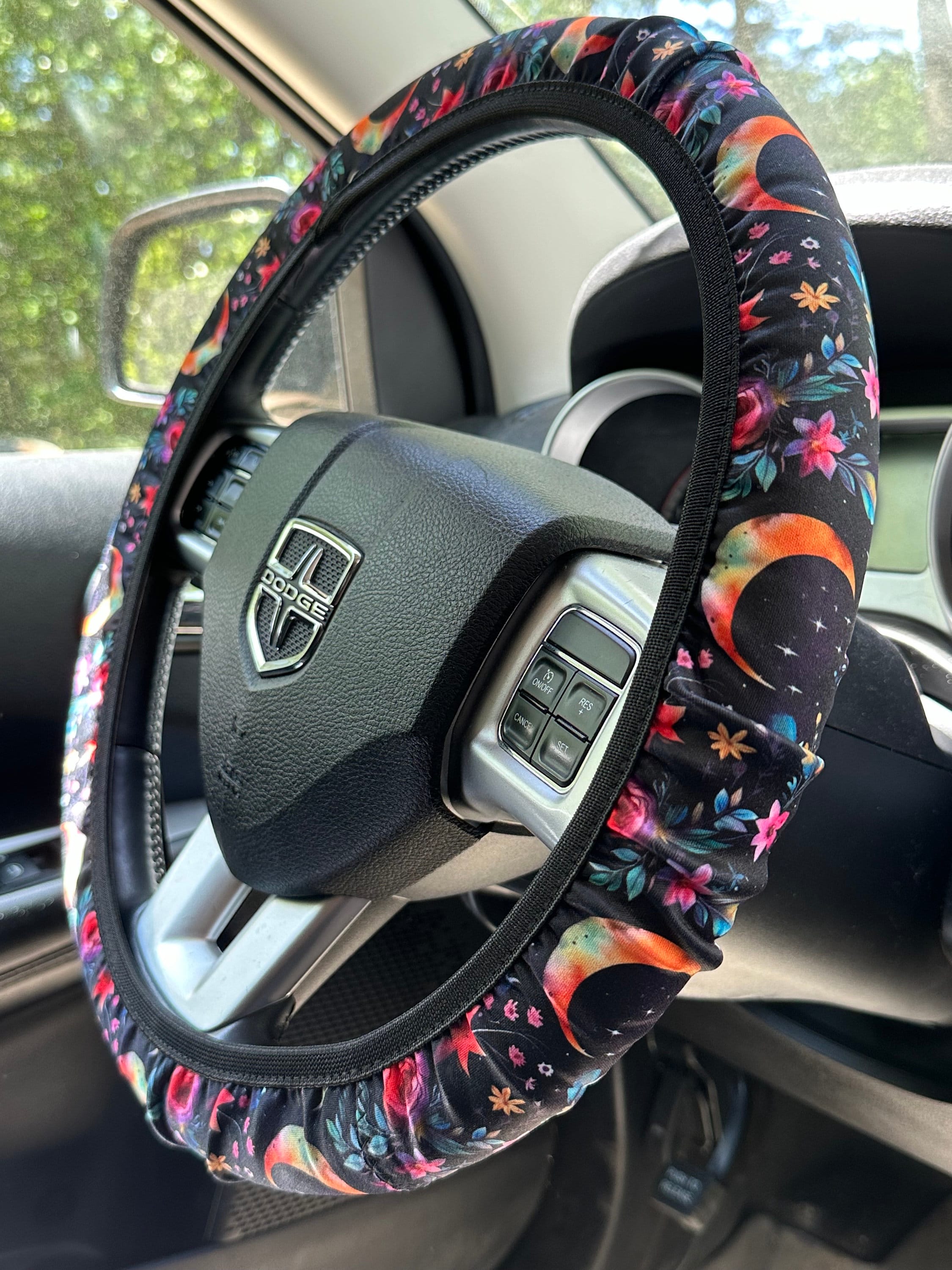 Amazon.com: Complex Flower Pattern Car Steering Wheel Cover