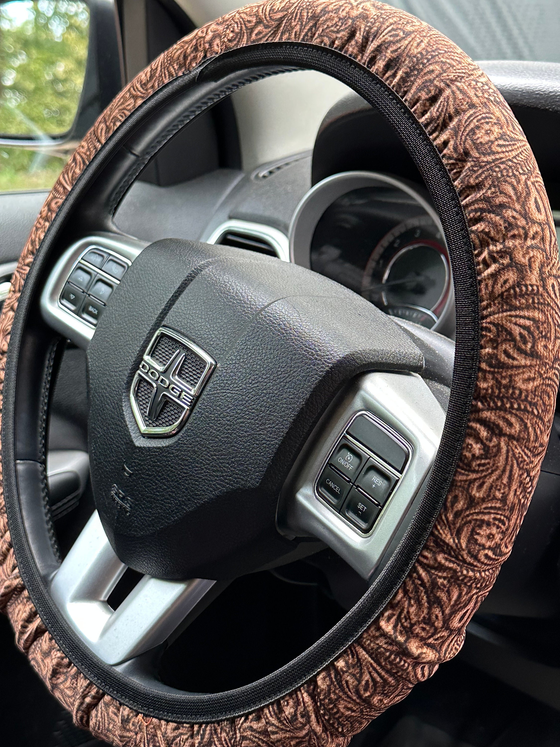 Tooled Leather Pattern Steering Wheel Cover 