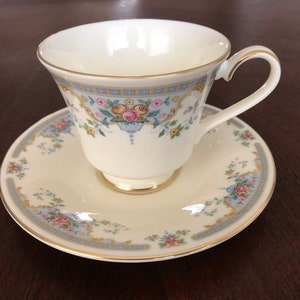 Royal Doulton Romance Collection &quot;Juliet&quot; Fine China
