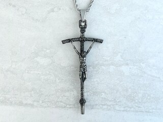 Collana Cattolica Con Ciondolo Papa E Ali D'angelo: Gioiello Religioso Personalizzabile Con Foto In Acciaio E Zirconi
