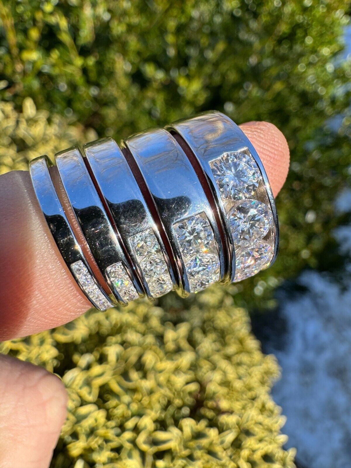 10kt White Gold Mens Round Diamond Channel-set Wedding Anniversary Band Ring 1/1