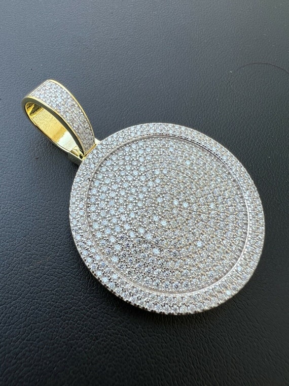 Hip online hop medallion