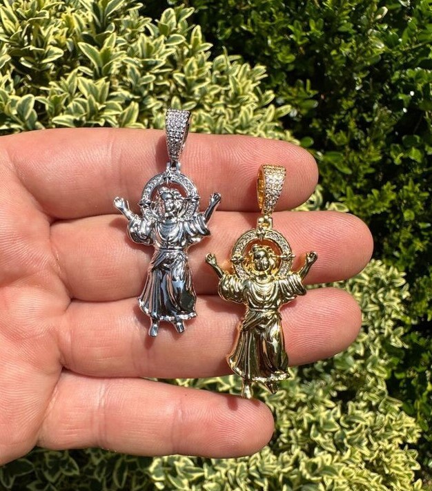 Santo nino hotsell pendant gold