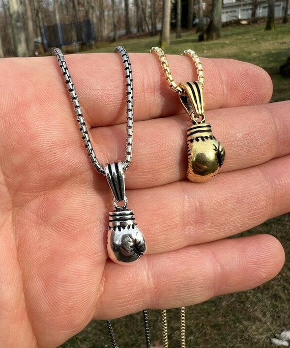 BOXING GLOVE MEMORIAL JEWELRY IN WHITE GOLD FOR ASHES