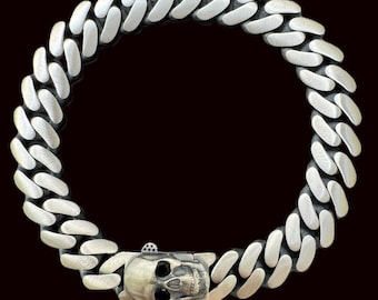 Stunning Detailed Vintage Chunky Silver Skull Link Bracelet