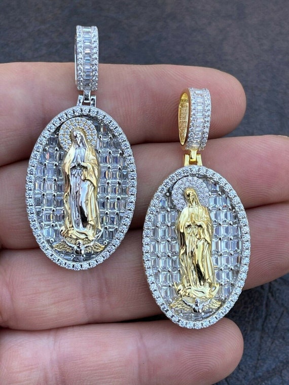 Diamond on sale medallion pendant