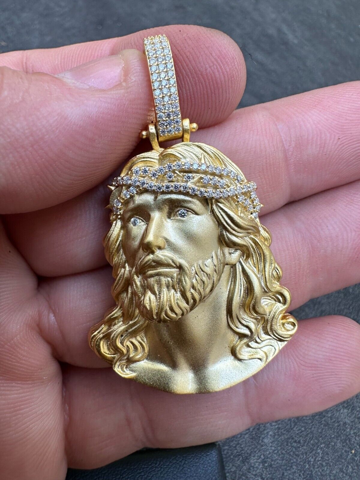 Ciondolo viso di Gesù in oro giallo 18kt 18mm