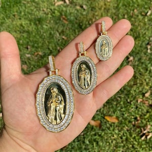 Medallón colgante de diamantes baguette helados de Virgen María en oro de 14 k sobre plata esterlina 925 auténtica para hombres y mujeres, tamaño pequeño, mediano y grande, ovalado.