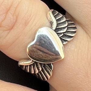 Women's Irish Claddagh Heart Feathers Frienship Love Promise Ring Solid Oxidized 925 Sterling Silver Sizes 5 through 10