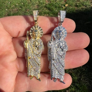 Colgante de San Judas Tadeo de San Judas Tadeo con moissanita súper helada en plata de ley 925 con acabado en oro amarillo de 14 k o rodio. ¡PASA EL PROBADOR DE DIAMANTES!