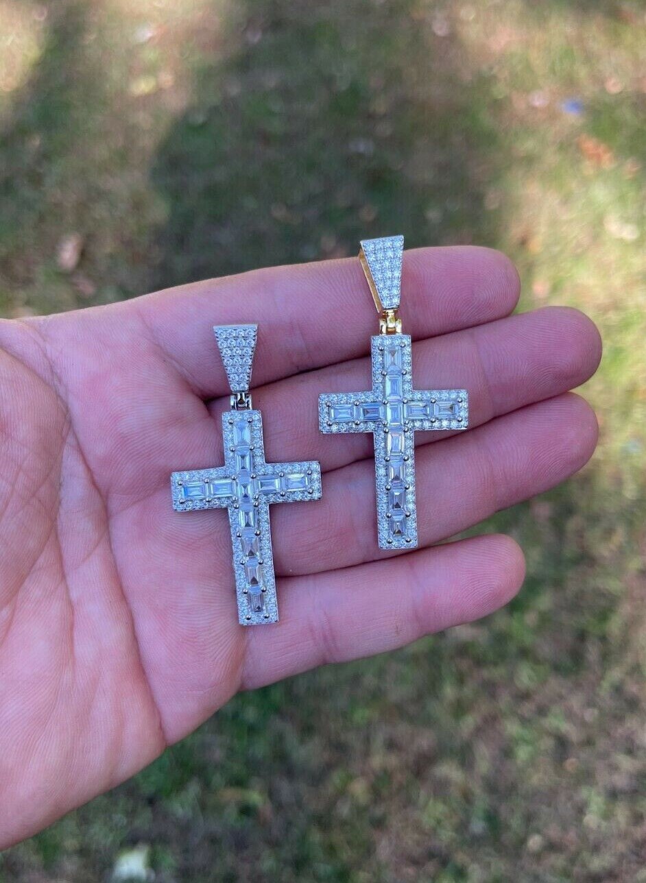 Ciondolo a croce in argento con zirconi