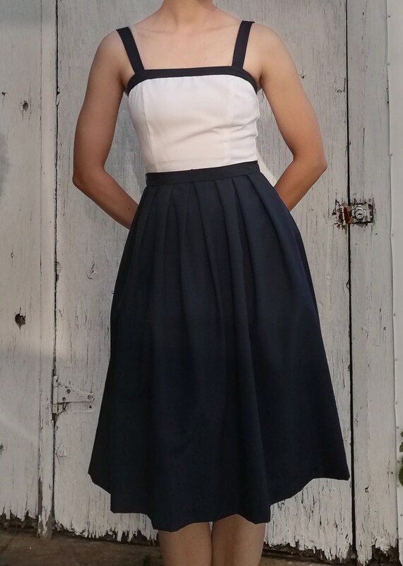 Vintage 1940's Navy Dress & Jacket - image 3