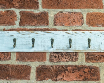 Key board white, key board made of reclaimed wood old fruit box with 5 hooks, handmade, unique