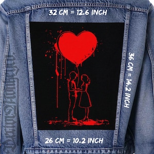 Può includere: Un set di tre ciotole in ceramica ad incastro nei toni del blu, verde e bianco. Le ciotole presentano una smaltatura maculata e un design semplice e moderno. La ciotola più grande ha un diametro di circa 18 cm.