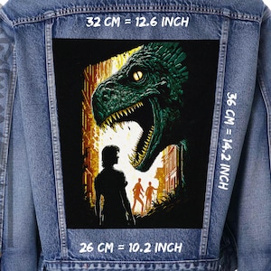 Dinosaur Attack Backpatch : redoutable écusson reptilien pour veste, gilet sur toile noire épaisse