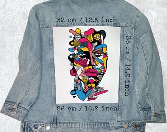 Toppa astratta con volto da cucire su giacca, gilet, flanella e tela, stile pop art.