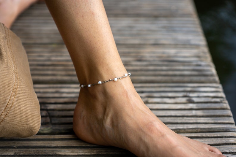 Delicate Macramé Anklet Pearl summery jewelry image 1