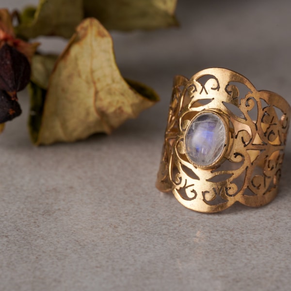 Messing Ornament Ringe mit verschiedenen Steinen, goldener Boho Schmuck verschnörkelt