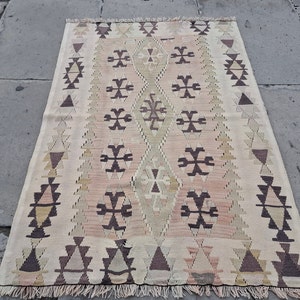 Handmade Wool Kilim Rug: Soft Colors, Vintage Turkish Area Rug (4.8x3 ft)