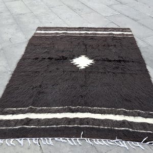 Vintage Handmade Wool Kilim Rug: Unique Kitchen Decor (5.1x3.8 ft)
