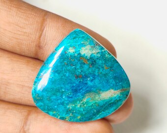 Excellent Shattuckite Smooth Cabochon Loose Gemstone Heart Shape Natural Shattuckite Size 29x31x6 MM Both Side Polish Best For Jewelry