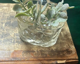 Panier vintage en verre transparent | Mini panier avec anse en verre pressé | Décoration Cottagecore | Petit vase floral | Vide-poches | Cadeau pour elle