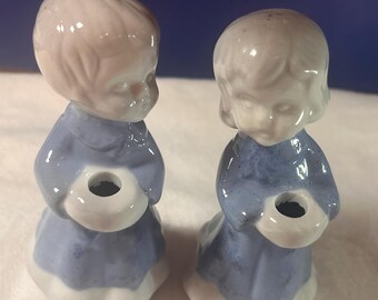 Ensemble de 2 bougeoirs vintage en céramique représentant une fille en robe bleue - Décoration de chambre d'enfant style shabby chic