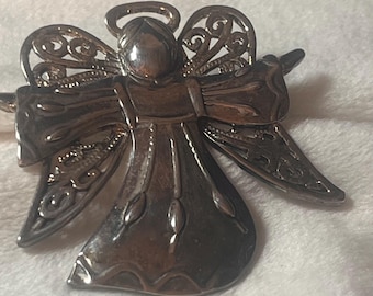 Vintage Angel Brooch Pin Silver Tone Filigree Winged Angel Figural Religious Jewelry