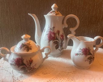 Service à thé vintage japonais en porcelaine, roses roses et bordures dorées, théière, sucrier, pot à lait, service à thé 3 pièces style milieu du XXe siècle