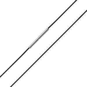 Könnte beinhalten: Eine schwarze Schnurkette mit einem silbernen Metallverschluss.
