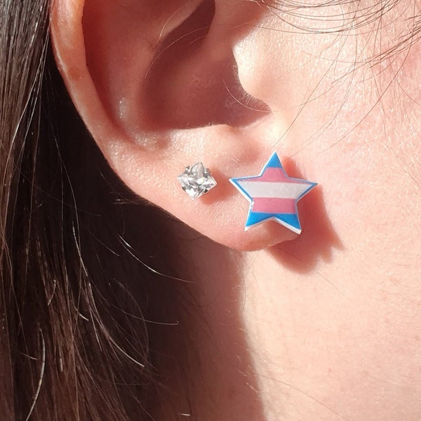 Small TRANS FLAG star earrings, stainless steel base, attached to the ear. handmade, LGTBIQ+ pride, transgender