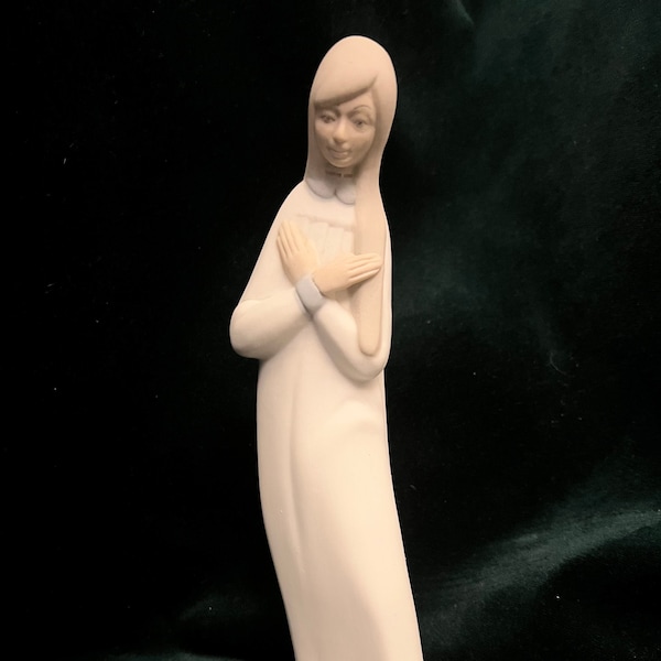 Cascade Valencia Spain Porcelain Girl Figurine Crossed Arms