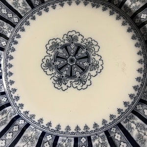 ANTIQUE Corinthian Stoneware Cauldon England Dinner Plate