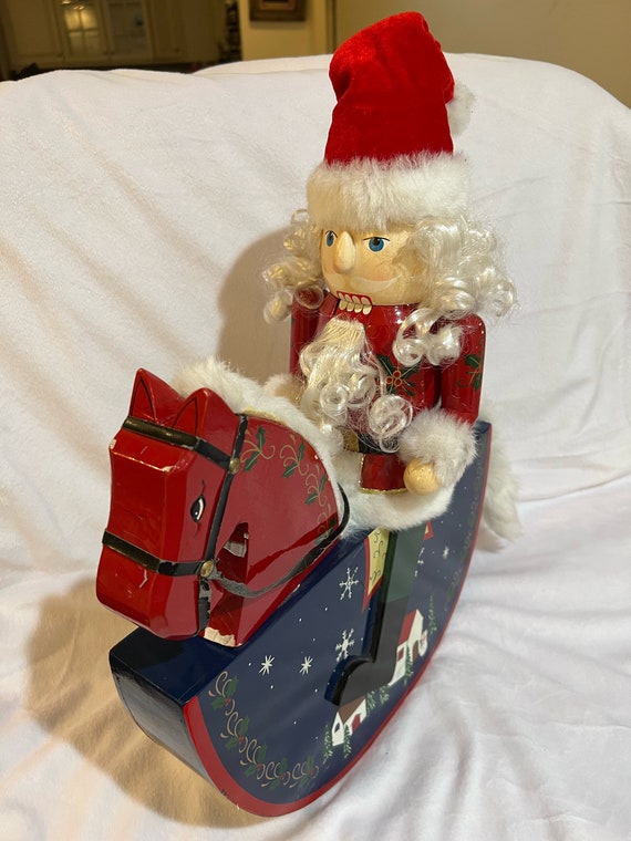 Figurine Casse-Noisette Soldat Sur Cheval à Bascule - Décoration Noël En Bois, 26x22 Cm - Symbole De Protection Et Joie